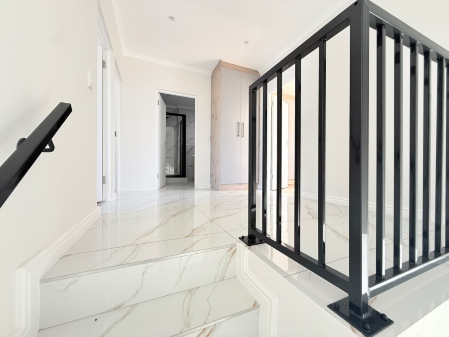 3 Bedroom Property for Sale in Sandown Western Cape